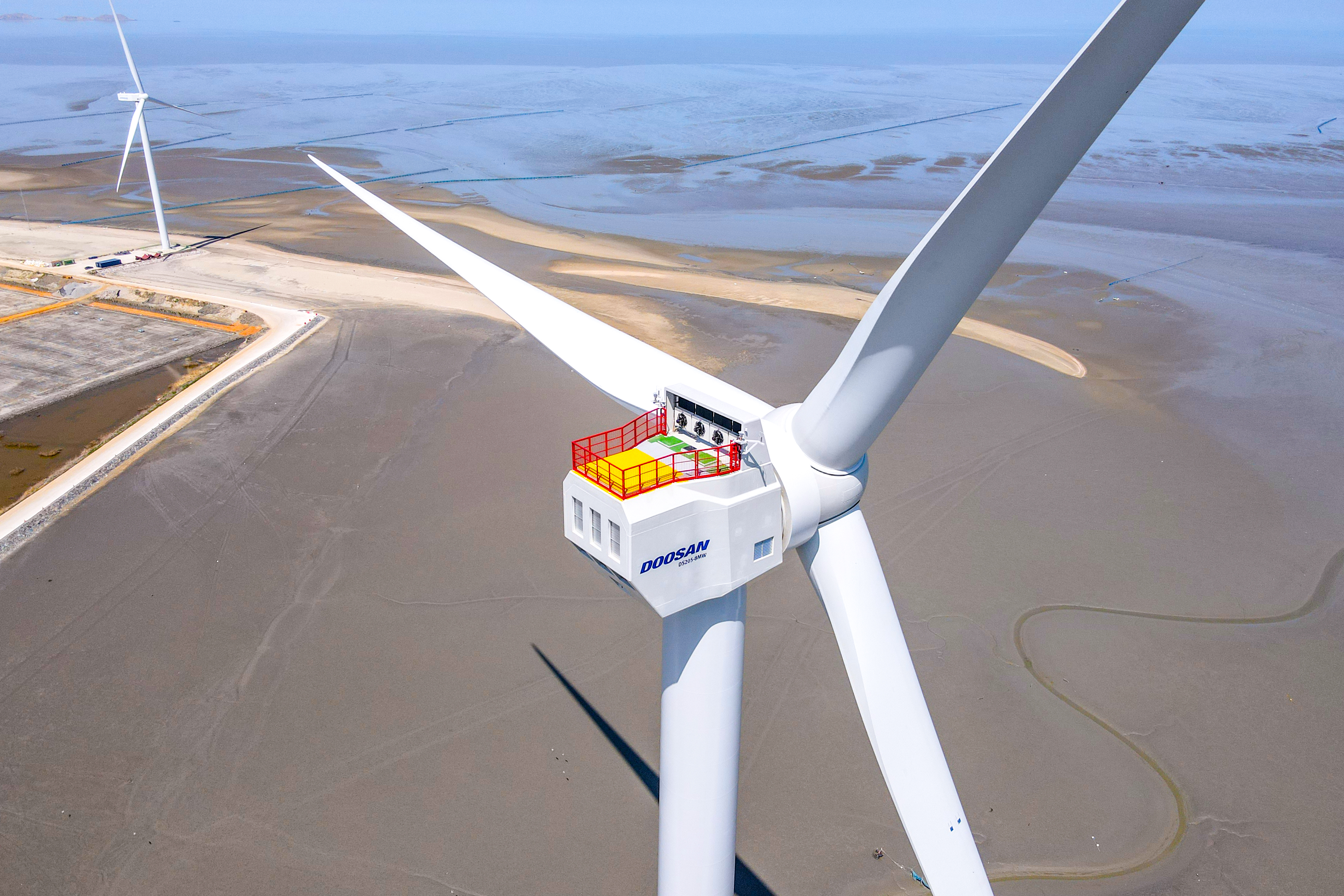 ▲ View of Doosan Enerbility’s 8MW offshore wind turbine (DS205-8MW)