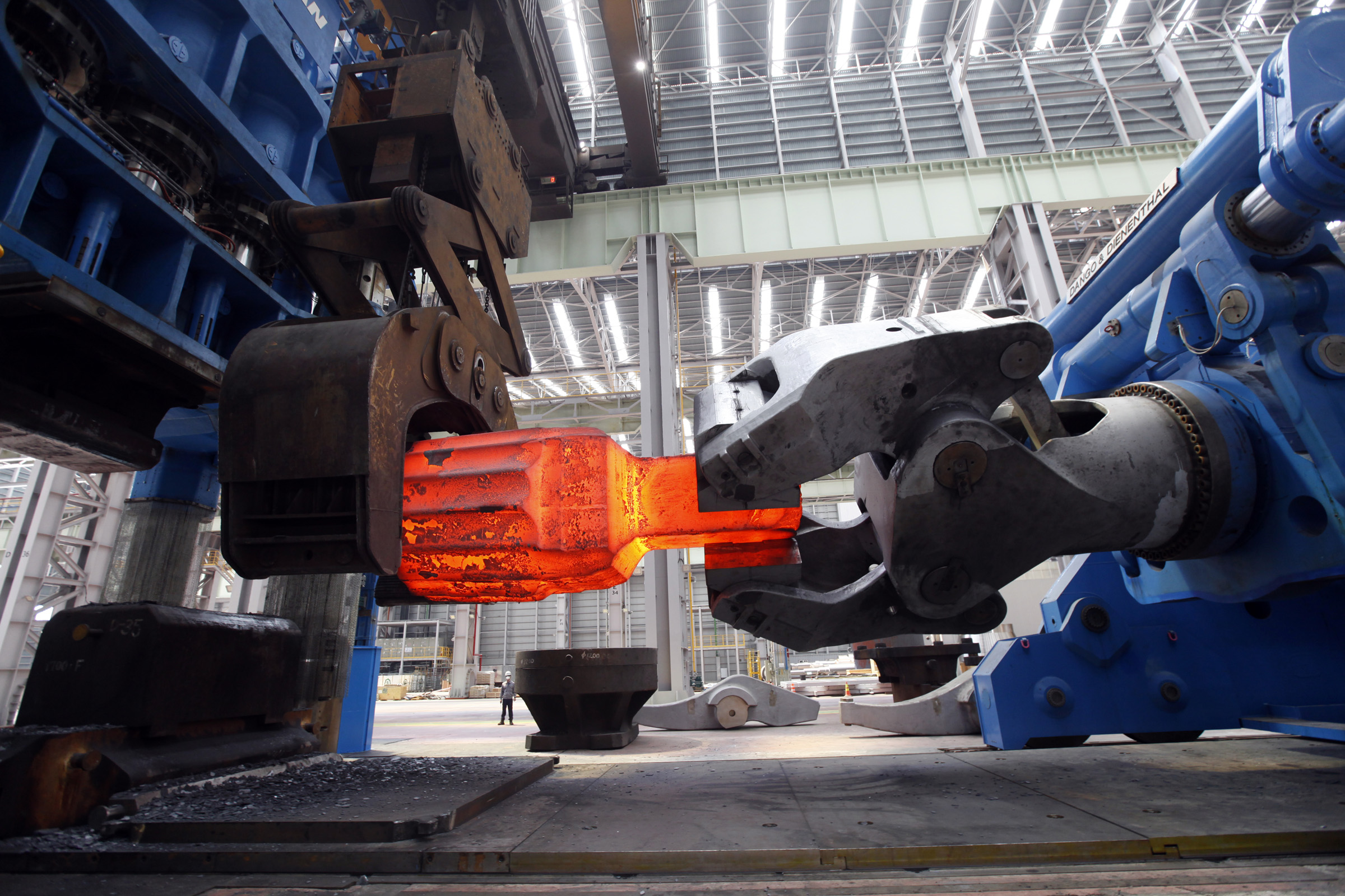 ▲ The 17,000-ton press at Doosan Enerbility’s Changwon forging plant in operation.